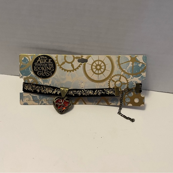 Queen of hearts neck choker - Picture 4 of 5